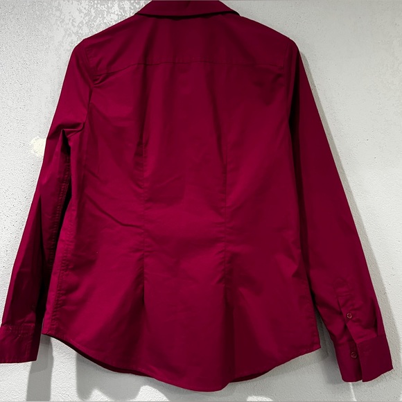 Women’s Time & True Burgundy Long Sleeve Button Down Shirt Size S (4-6) - Picture 2 of 8